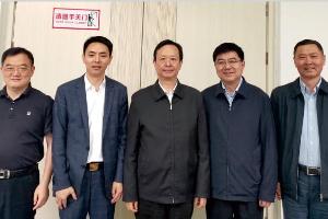 江西省卫健委原主任丁晓群(中)一行视察莱福医疗